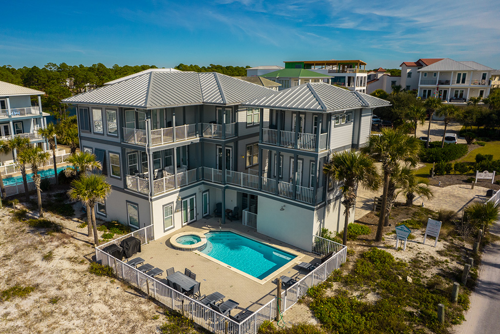 La Luna — beachfront retreat at 9 Seawinds Court